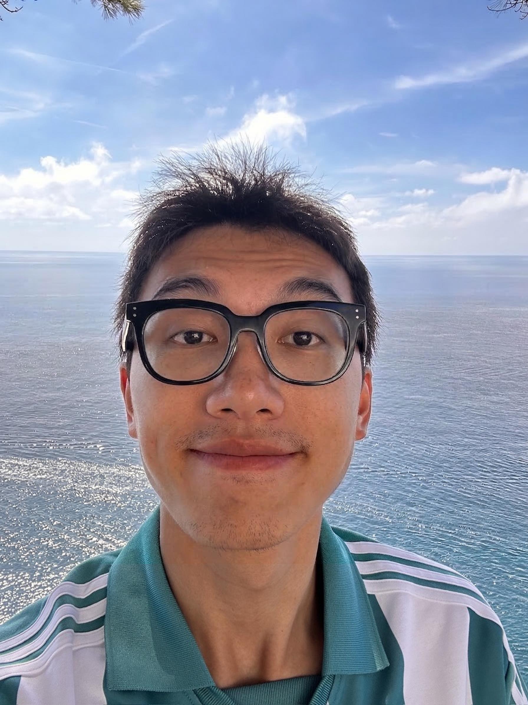 Portrait photo of Tan Ke